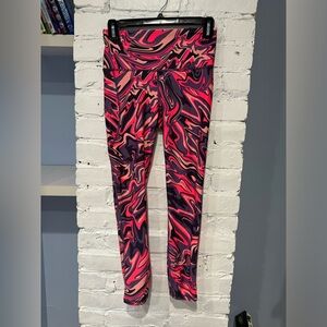 NWT‎ - Under Armor Women's HeatGear® No-Slip Waistband Ankle Leggings